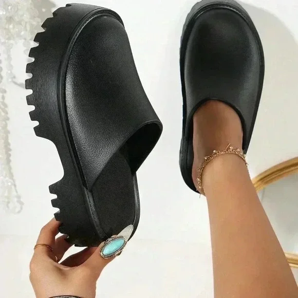 Black Women's Thick-Soled Height-Enhancing Closed-Toe Plastic Slippers - Picture 1 of 5